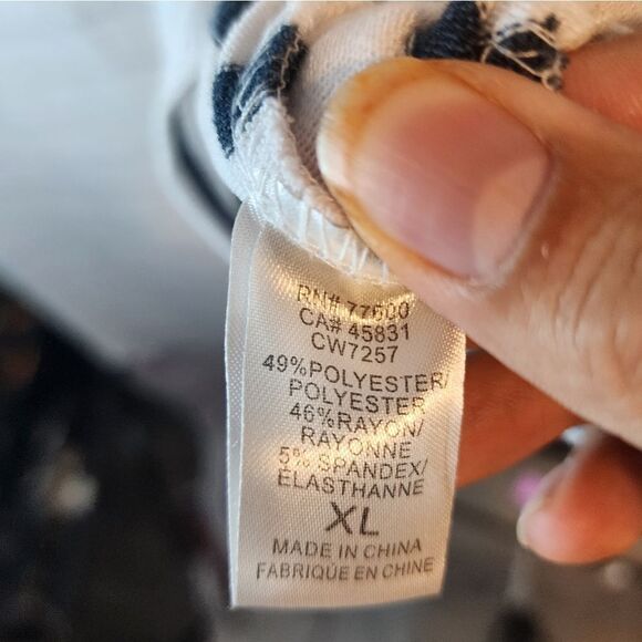 Women's Chaser oversize sweatshirt hoodie, size XL - Picture 3 of 4